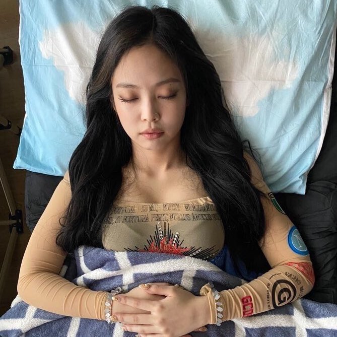voguzyes's tweet photo. รุปมุมุหลับ คนถ่ายถ่ายยังไงโดยที่ไม่พุ่งเข้าไปฟัดแจ้มน้อนคะ😭 https://t.co/IANk8Z4u5E