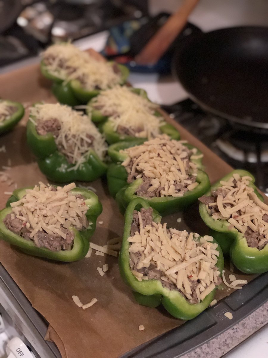 ayyoLO's tweet photo. @Aggggggnes your Philly cheesesteak stuffed green peppers inspired me to make my own......and here they are. How did yours turn out!? https://t.co/ndqAdcHZ9T