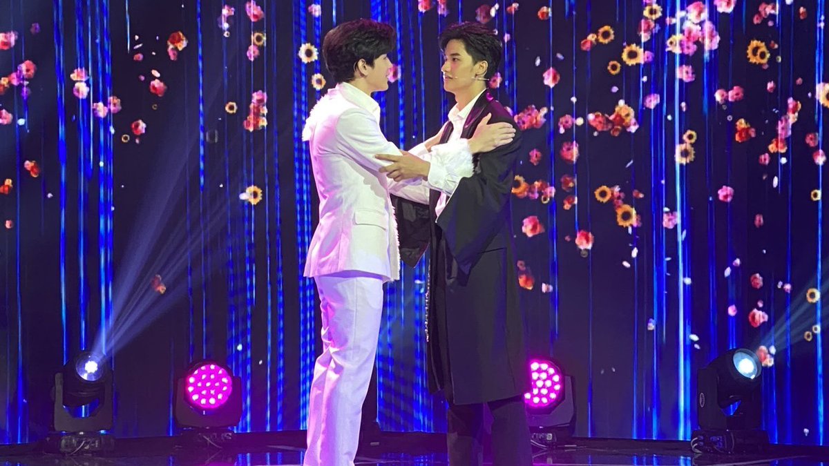 tehinpk's tweet photo. Dᴇᴀʀ Tᴇ
—a #taynew 🔞 fic for #TNPolcaWeek #D8Anniversary @TayNewPolcaWeek #Happy2ndYearPolca
“It’s been a year and their anniversary is here! But they still haven’t kissed... so New prepares a surprise for Tay.” https://t.co/rPet19aAp9