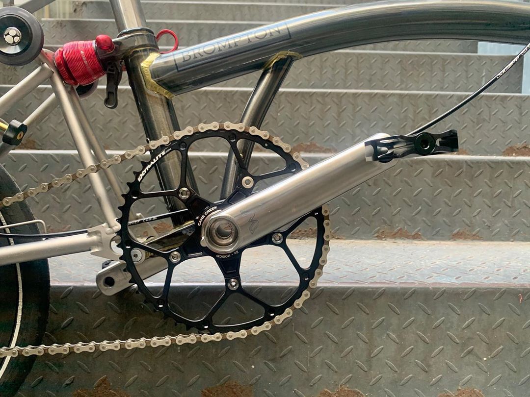BIKEgangUK's tweet photo. https://t.co/DfvEZEE36m
Red bits on a lacquer brommie (#Andoza Wheelset)
Photo: Landmark Workshop (Landmark 靓妈 Brompton https://t.co/OzZY3QS6kb)
#Brompton #BIKEgangStore #BIKEgang #BromptonLife #BromptonMODs #BromptonSociety #MyBrompton #BromptonWorldTravellers https://t.co/uD1YSfT7UD