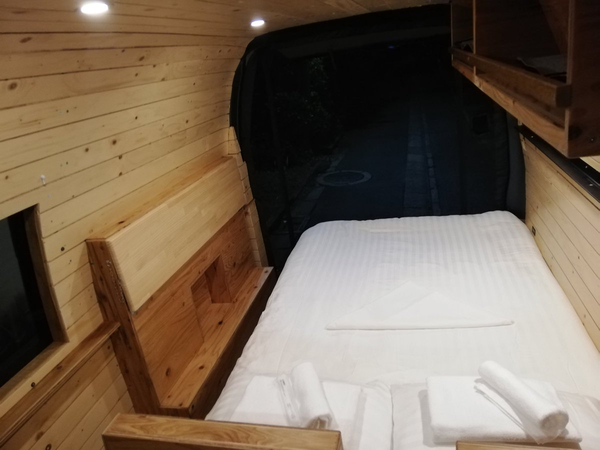 Toshio_gamgpomg's tweet photo. 動くホテルだ!
ずっと乗ってみたかったんだよね!!
#carstay #Dreamdrive #vanshare #ちゃんと仕事ですw https://t.co/Yvy7Ko2Eow