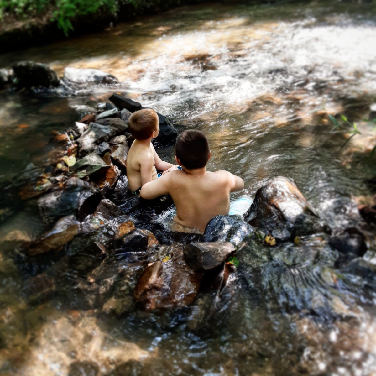 CryBurch's tweet photo. One of my favorite things to do is take photos!! #photography #creeklife https://t.co/8WFmT0u0hB