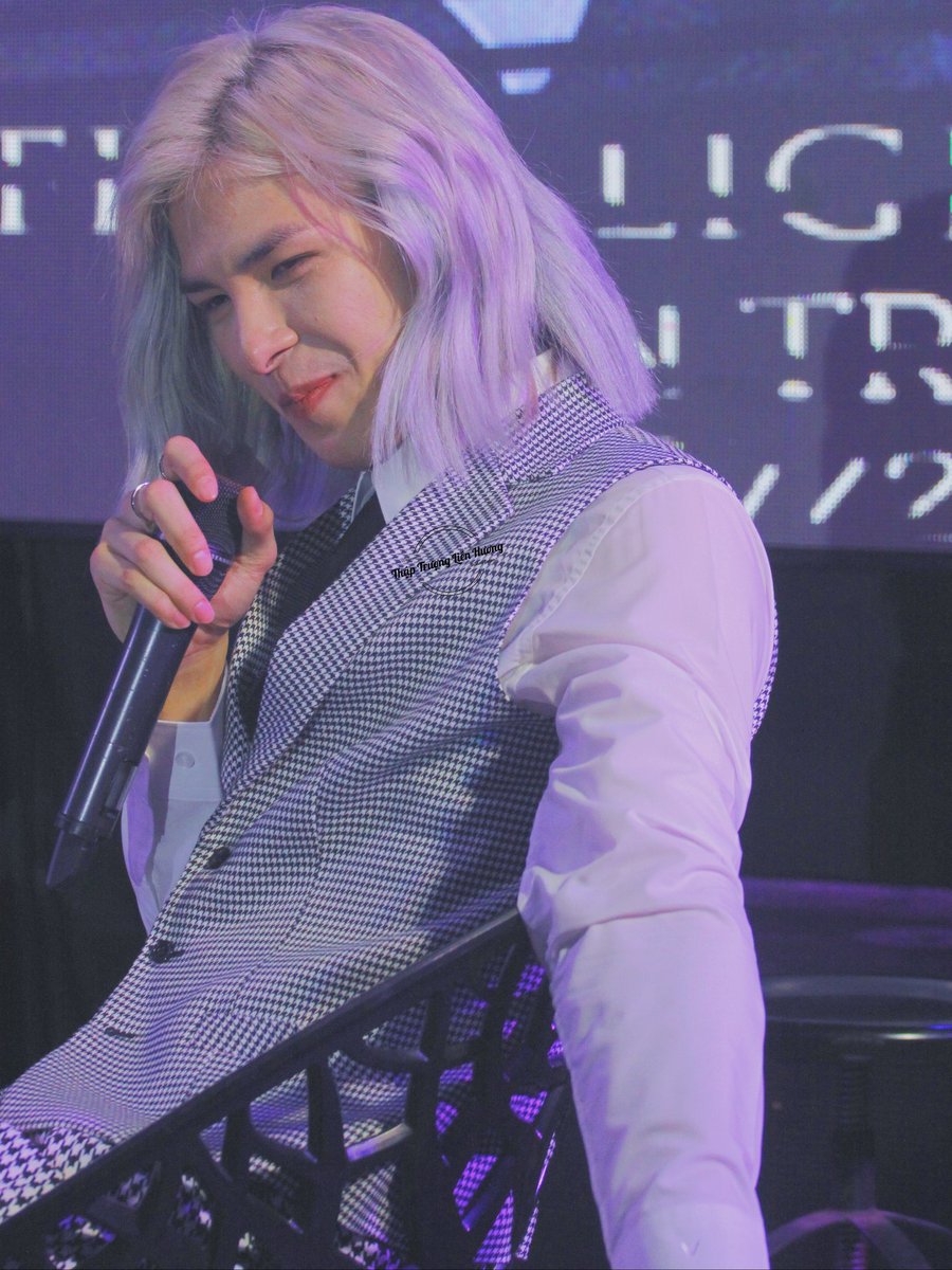 shadow_ladies's tweet photo. [HQ] OFFLINE ĐÀ NẴNG 12/07/2020
#DenisDang #NguyenTranTrungQuan #Memory_lounge #Danang https://t.co/l93vM8qxQY