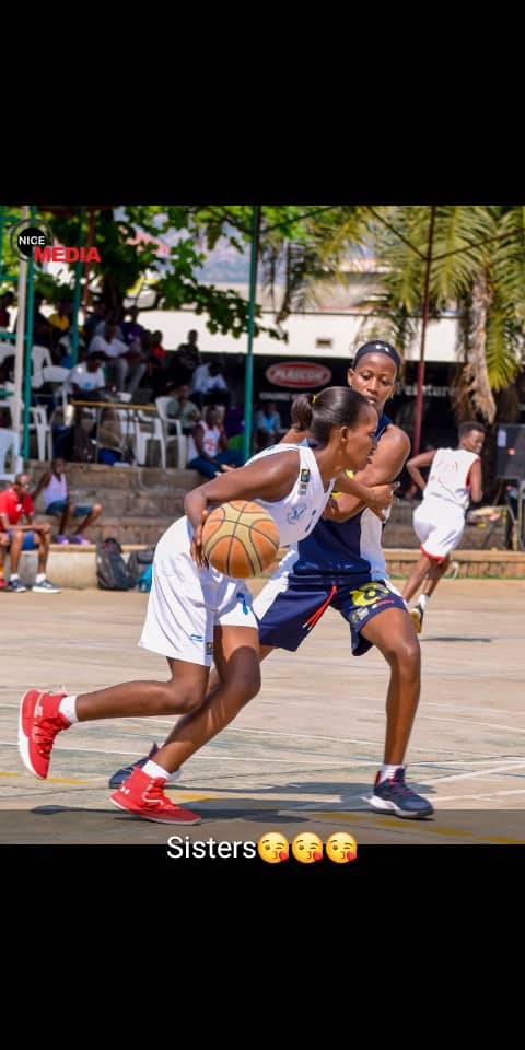 ArakazaBella's tweet photo. #theyounggeneration of Burundians is the future 🙏💞🏀 #amusing tournoi to help Gatumba(thevictimesofinaudation)#baskelover@burundianpeoples #burundianmap @burundionthemap https://t.co/oOozRVHekI