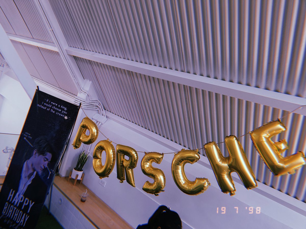 sgtlamppp's tweet photo. ในที่สุดก็ครบจนได้ สามแกลของต้าวความรัก🖤

#XXSIVK 
#PorscheIsOurPalette 
#PorscheBDAY22nd https://t.co/y9XSzzlvcZ