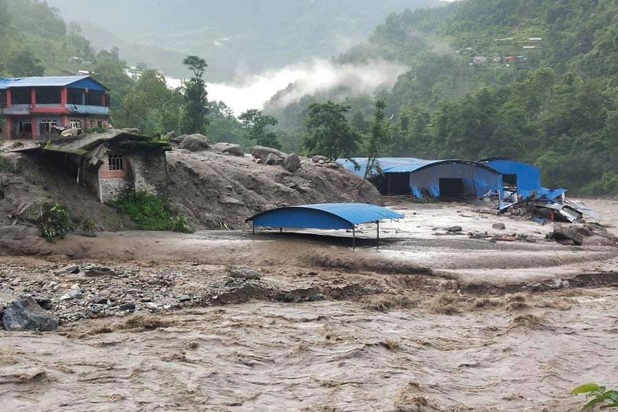 nepalherald's tweet photo. नेपालमा बिपत्ती बृद्धीदर बढ्दो छ(२०७६बैसाख-श्राबणको तथ्याङ्क):
बाढी:मृत्यु८९(प्रभाबित परिवार७८५)
पहिरो:६८(४१४)
चट्याङ:५२(२३६)
सर्प डसाइ:१४(२२)
आगलागी:१३(१,१९९)
लेक लागेर:१३(१८)
झरी:९(७८)
हुरी:९(१०,७००)
आदि
कुल मृत्यु:२४६,प्रभाबित परिवार:१३,५६८
#DeepConcern
https://t.co/cNXcyl0nUe https://t.co/jUJLqWIOsU