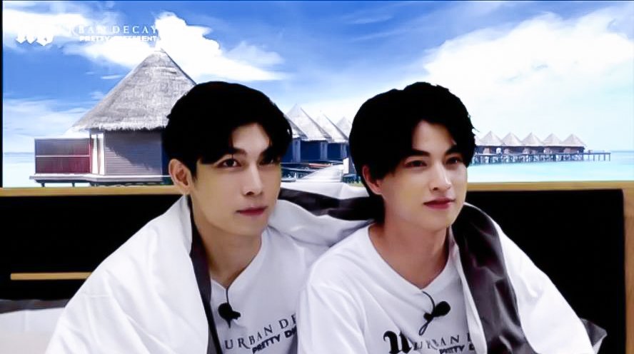 Gulfkanawutofc's tweet photo. เป็นน่ารักไปหมดเลย 🥰
#MewGulfHoneymoonxUD https://t.co/BnOxhfp96o