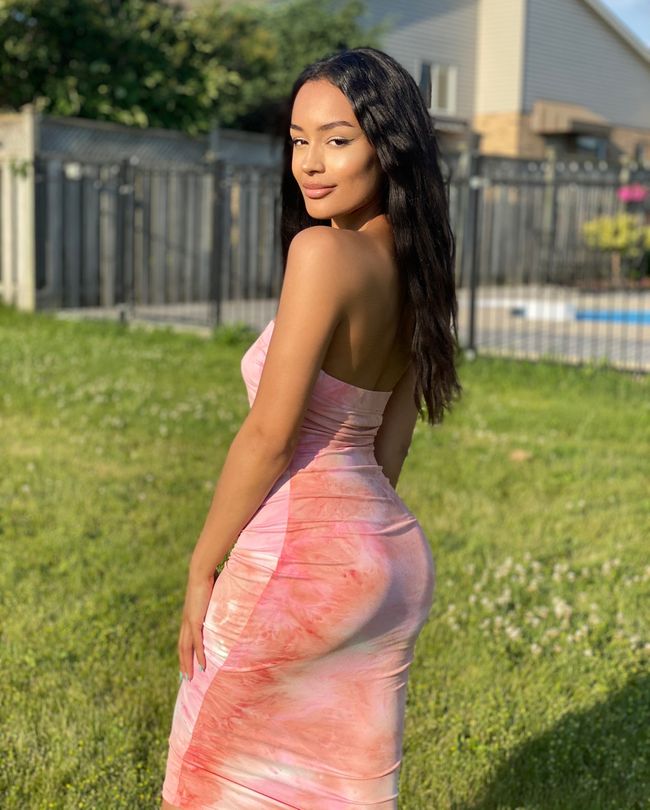 Urban_Planet's tweet photo. enjoying every minute of summer βοΈ @manonquadratus β
π "Tie Dye Strapless Tube Bodycon Midi Dress"
#urbanplanet #upbabe https://t.co/SDdLQJqmx8