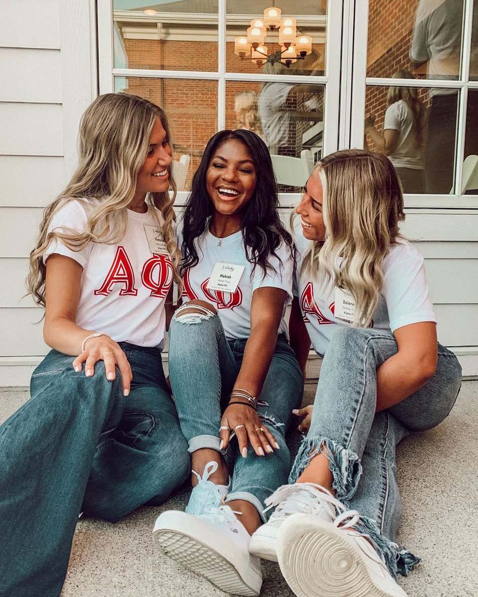 AlphaPhiIntl's tweet photo. From the moment you join Alpha Phi, you’ll experience this genuine gift of love and support from sisters surrounding you. You’ll have sisters who will encourage and support you in all that you do. #WhereYouBelong https://t.co/m3mbeIg1KX