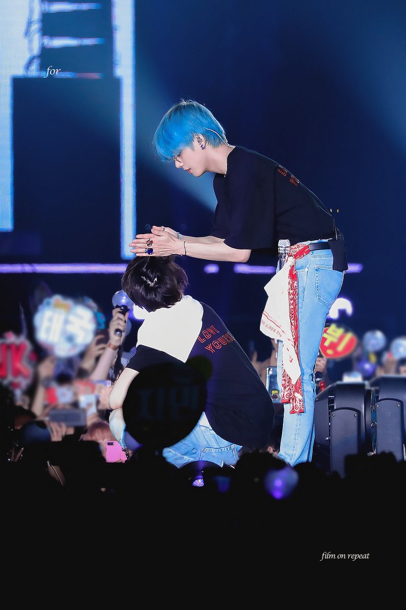 Strwberry_R9597's tweet photo. [HD] 190324 LYS in HongKong
I miss you 💜

#TAEHYUNG #BTSV #JUNGKOOK
#JK #V #태형 #정국 #뷔 #taekook #kookv #VKOOK #방탄소년단
#MTVHottest BTS @BTS_twt https://t.co/yIWbfOOJ0E