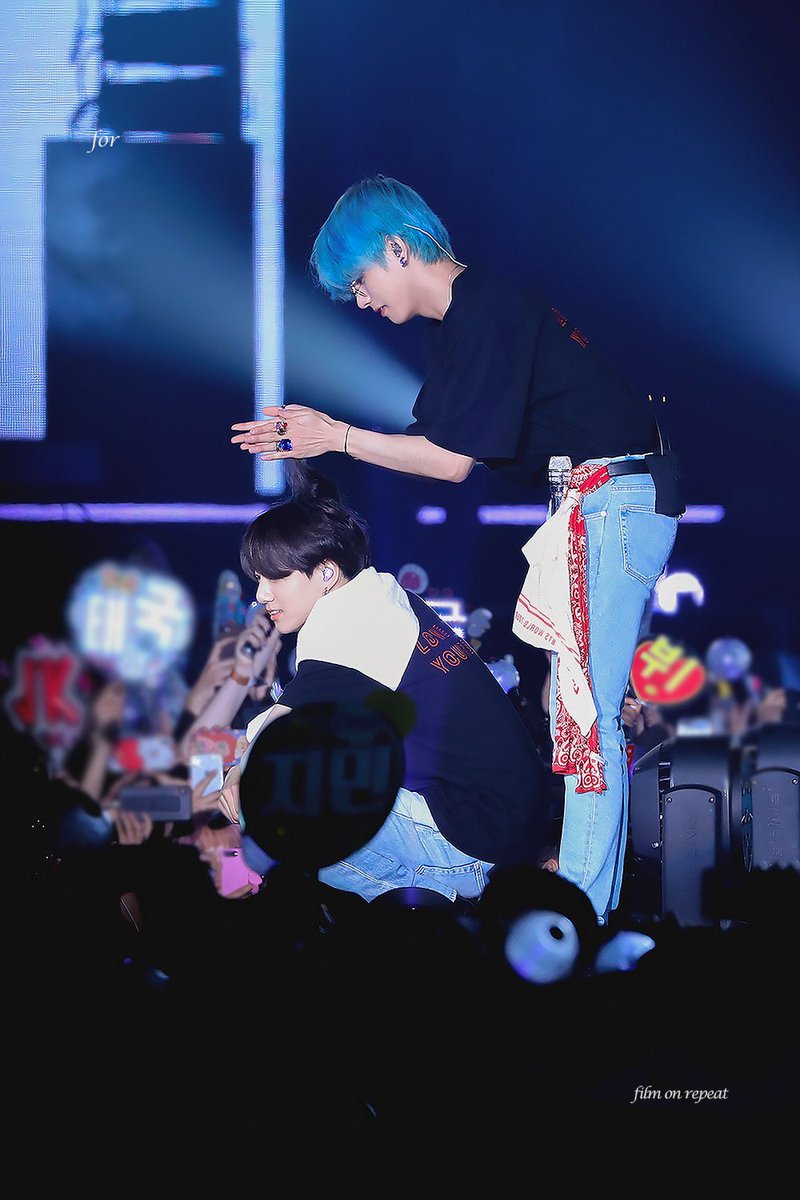 Strwberry_R9597's tweet photo. [HD] 190324 LYS in HongKong
I miss you 💜

#TAEHYUNG #BTSV #JUNGKOOK
#JK #V #태형 #정국 #뷔 #taekook #kookv #VKOOK #방탄소년단
#MTVHottest BTS @BTS_twt https://t.co/yIWbfOOJ0E