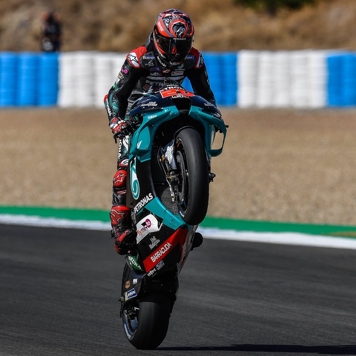 21 ans qu’on avaient pas entendue La Marseillaise en <a href="/MotoGP/">MotoGP™🏁</a> !
Bravo <a href="/FabioQ20/">fabio quartararo</a> !! 👏🥳
🇫🇷🇫🇷🇫🇷