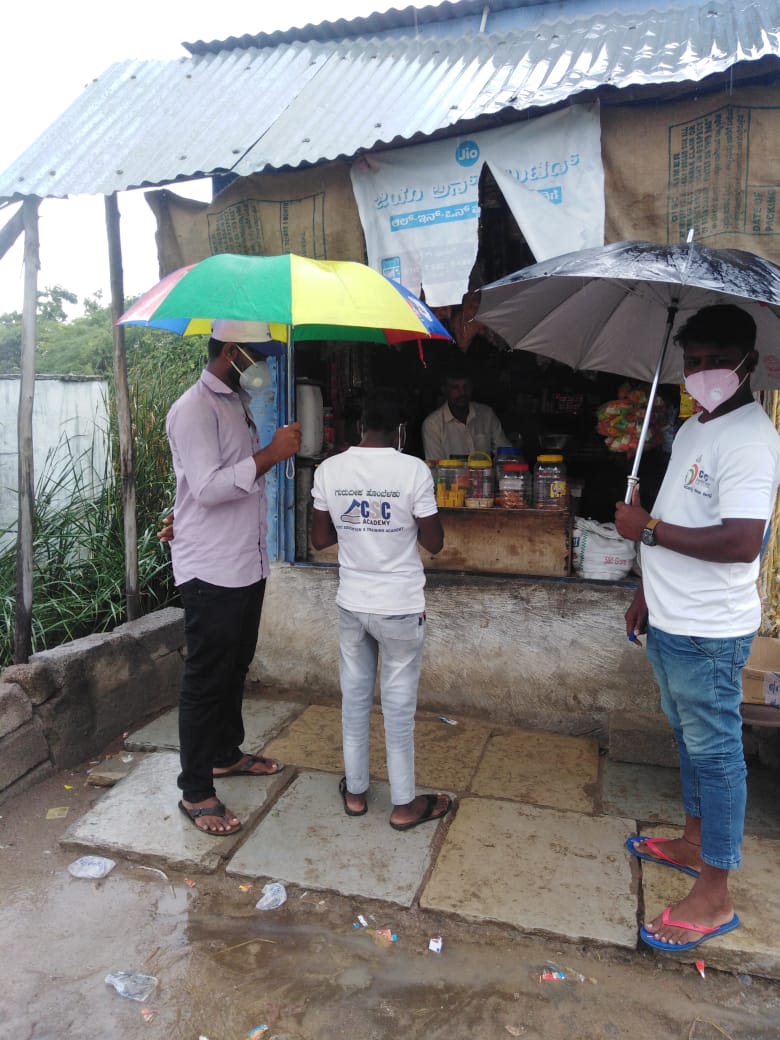 shrinivas6252's tweet photo. #CSCseGRAMSWARAJ 
@dintya15 
@CscKarnataka 
@CSCegov_ 
@anilsreddy123 
@mithvinu 
Economic census survey in maldkal gp devdurga taluk raichur dist 
By vle shivkumar and his team.. https://t.co/7qNGiwlLow
