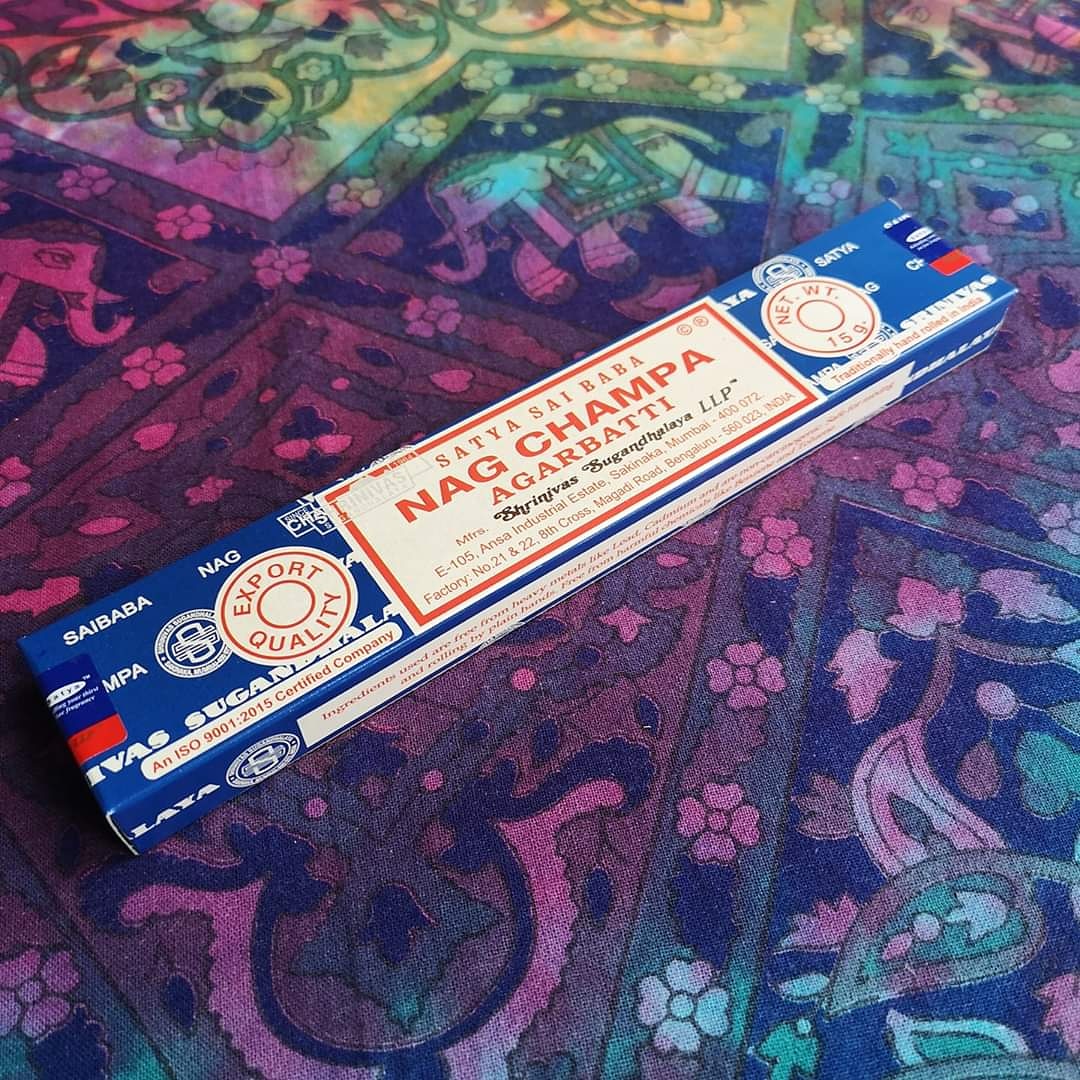 SatoriDesigns's tweet photo. ⭐ Nag Champa ⭐

Probably the best incense in the world!

One of the world's most popular incense brands and one of the most exported from India.

Sweet, woody and extremely distinctive.

https://t.co/QjcC7oD9u9

#incense #fragrance #nagchampa #hayonwye #satori https://t.co/cLkCeHO84x