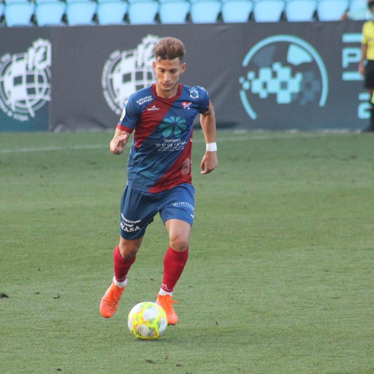 _GouveiaCaique's tweet photo. Fin de una temporada distinta y también muy bonita. No se pudo ascender pero hemos luchado hasta el final.
Gracias al club, a la afición y a todos que formaron parte de ese camino! 🔴🔵 #imoss @CDBarco https://t.co/etnVt79mPZ