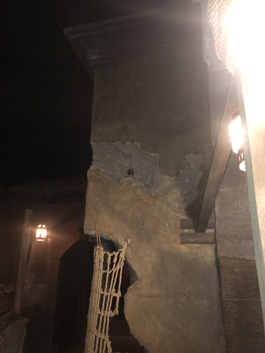 DisneeDad's tweet photo. When you’re waiting in line for #PiratesOfTheCaribbean and you notice some theme detail you never noticed before: Cannon ball lodged in the building facade. #Disney’s attention to detail is second to none.   #DisneeDad #WDW  #WaltDisney #WaltDisneyWorld #MagicKingdom #DisTwitter https://t.co/4pmZkNO4ox