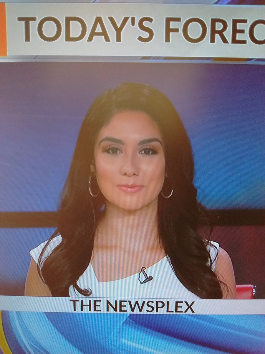 dlowjp1's tweet photo. @stephYLC14 ! Good to see you @ the Newsplex 🙌 missed ya! 😊 https://t.co/vWRJHm3irm