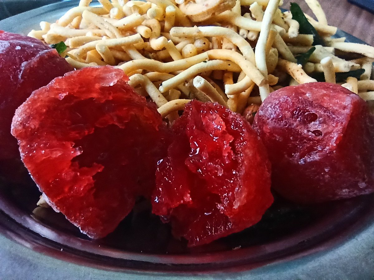 Venkat3681's tweet photo. #திண்பண்டங்கள் #தேன்மிட்டாய் #FoodPorn #Foodie #EveningBite #EveningSnack #FoodLover #FoodPhotography #Foodstagram #Foodgasm #Yummy #Delicious #Tasty #Foods #MobilePhotography #FoodLovers #FoodPics #Foodgram #FoodPic #MyClick #PhotoOfTheDay  #PicOfTheDay https://t.co/aaroxvsz7s