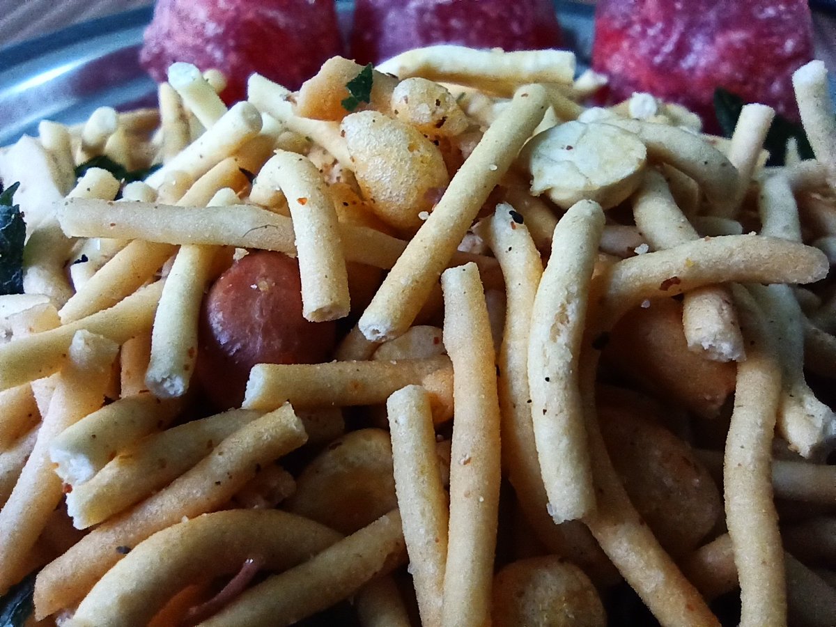 Venkat3681's tweet photo. #திண்பண்டங்கள் #தேன்மிட்டாய் #FoodPorn #Foodie #EveningBite #EveningSnack #FoodLover #FoodPhotography #Foodstagram #Foodgasm #Yummy #Delicious #Tasty #Foods #MobilePhotography #FoodLovers #FoodPics #Foodgram #FoodPic #MyClick #PhotoOfTheDay  #PicOfTheDay https://t.co/aaroxvsz7s