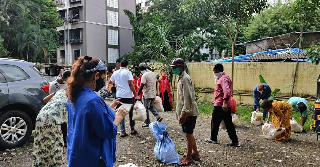 UruFoundation's tweet photo. A day well spent with @ua_shirin.. distribution of groceries to the needy and poor people in the pandemic and team.
@lucky_hansraj
@joshisagar4
@shreeprakashmisshra
@sharmanityaa
@ua_shirin
@komalunawnay .
.. https://t.co/yon8g5Uo62