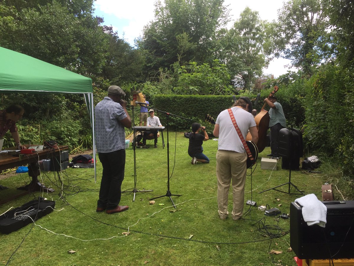 MusicOmniversal's tweet photo. @bullosteeros @angelsinthearch @BBC6Music @gidcoe @BBClamacqshow @MikePalinPython @cerysmatthews @TerryGilliam #Toerag studio January 2020 finishing off LP with #LiamWatson 
Now in a #Brixton garden doing a  recording session al fresco @cerysmatthews https://t.co/no7CghGwb0
