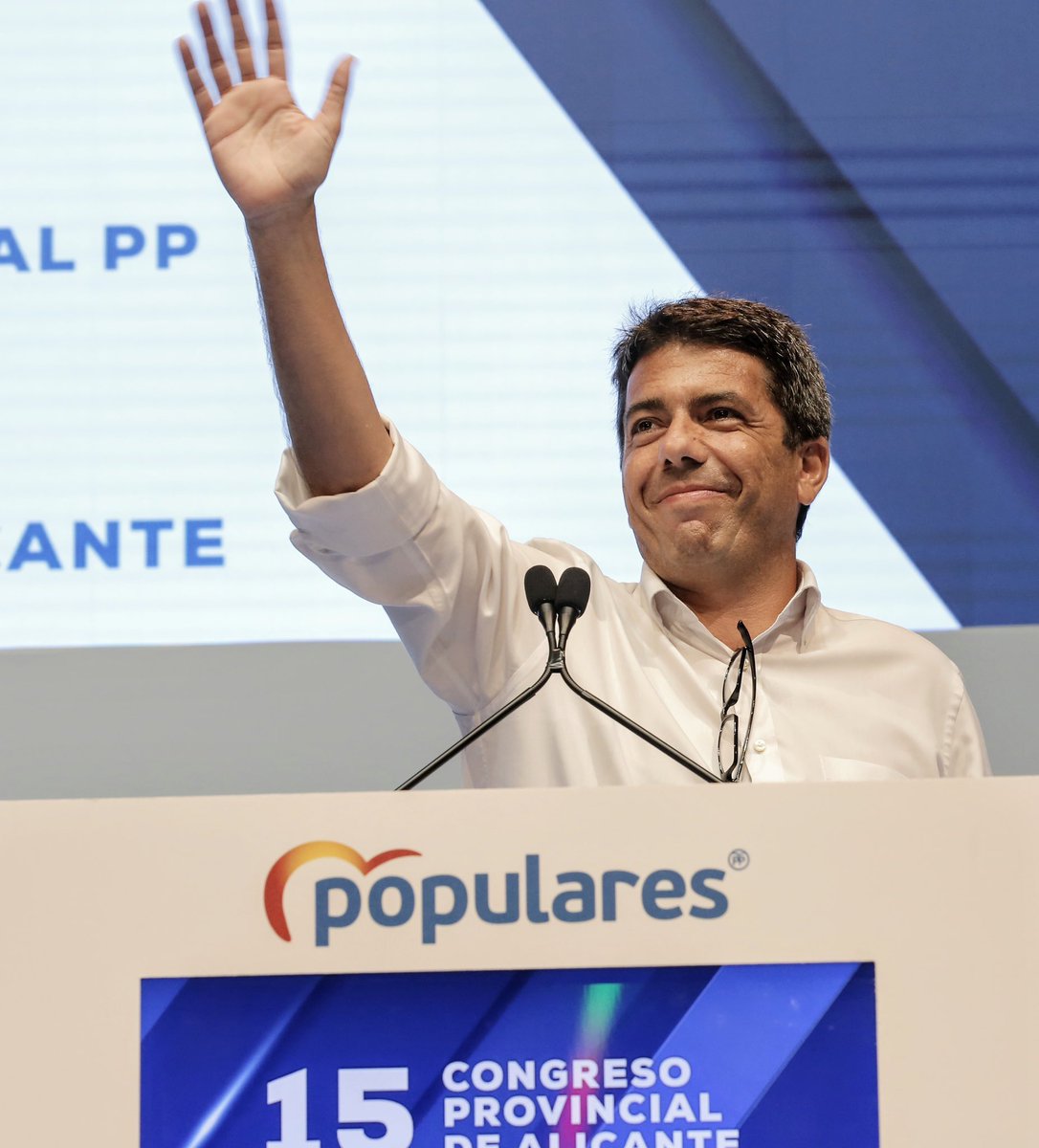 ABernabeuCox's tweet photo. Gracias @CarlosMazon40 por confiar en mi para acompañarte en este ilusionante proyecto para la provincia de Alicante. Un orgullo poder trabajar junto a @ManuSirvent por la Comarca De la Vega Baja. https://t.co/199STOX9mL
