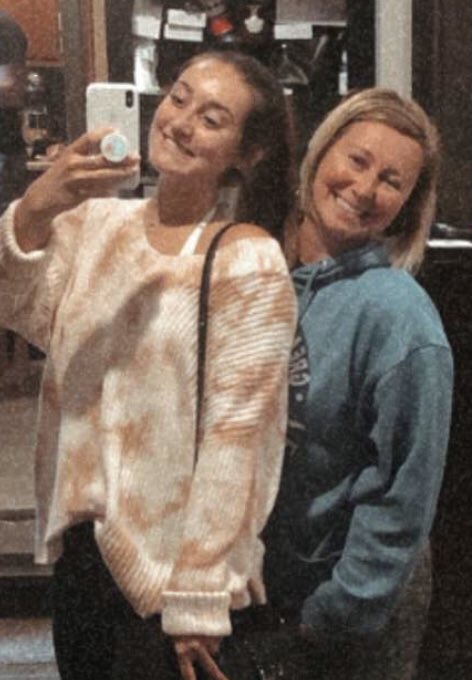 heathermathes2's tweet photo. Happy birthday my beautiful girl❤️ https://t.co/9DiI7tz3VU