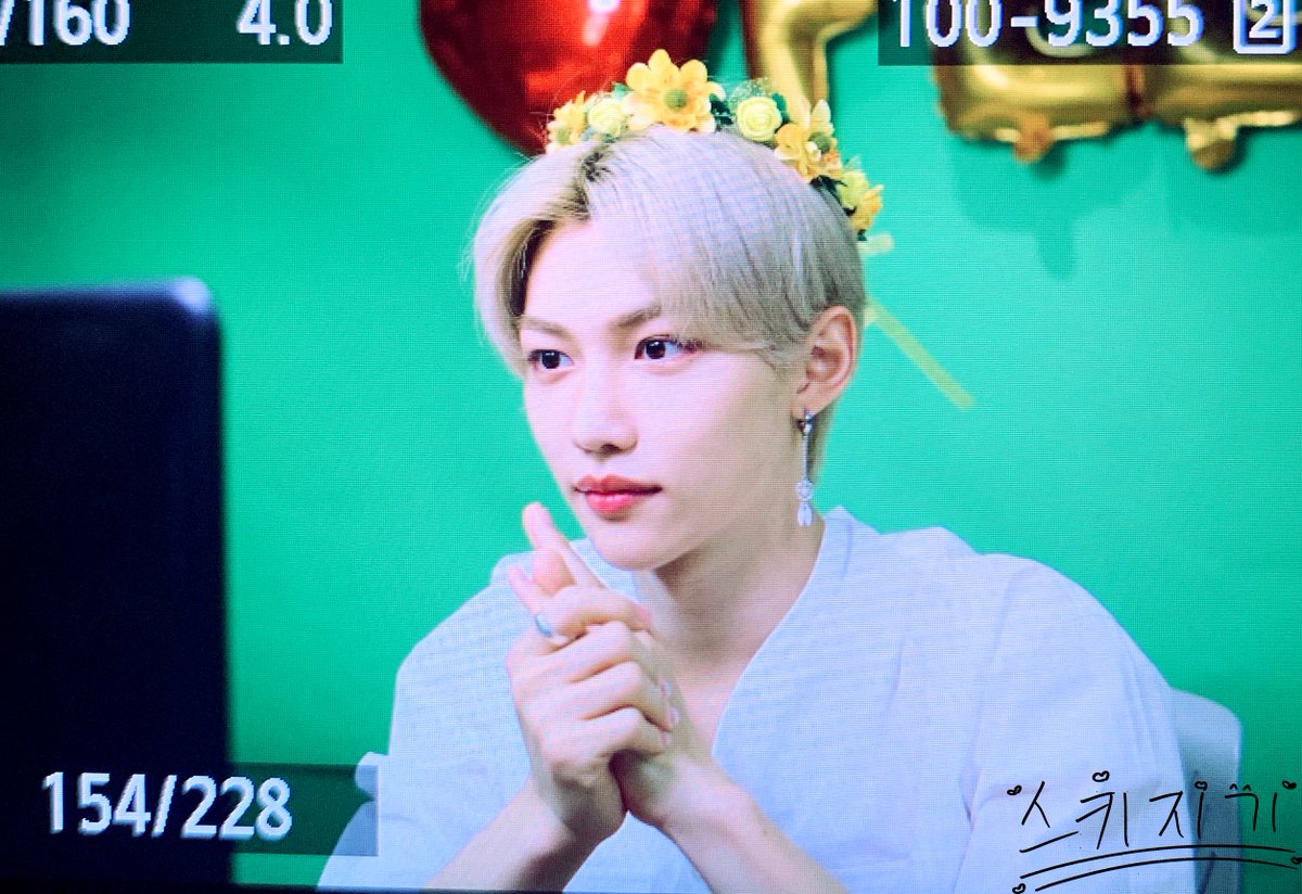 Stray_Kids's tweet photo. [스키지기]
PREVIEW 200719 #필릭스 #Felix
<GO生> VIDEO CALL EVENT

#StrayKids #스트레이키즈
#GO生 #GOLIVE
#神메뉴 #GodsMenu
#Easy
#YouMakeStrayKidsStay https://t.co/wUeWh5kNYX