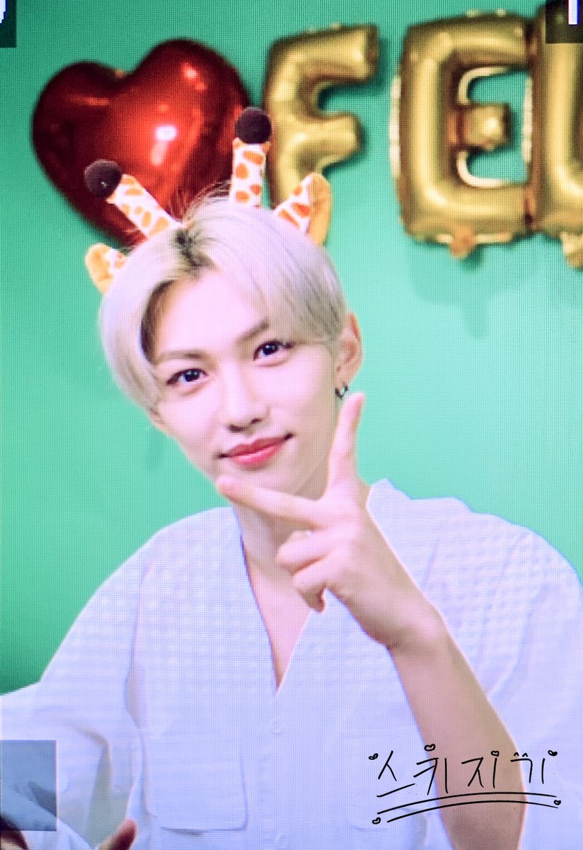Stray_Kids's tweet photo. [스키지기]
PREVIEW 200719 #필릭스 #Felix
<GO生> VIDEO CALL EVENT

#StrayKids #스트레이키즈
#GO生 #GOLIVE
#神메뉴 #GodsMenu
#Easy
#YouMakeStrayKidsStay https://t.co/wUeWh5kNYX