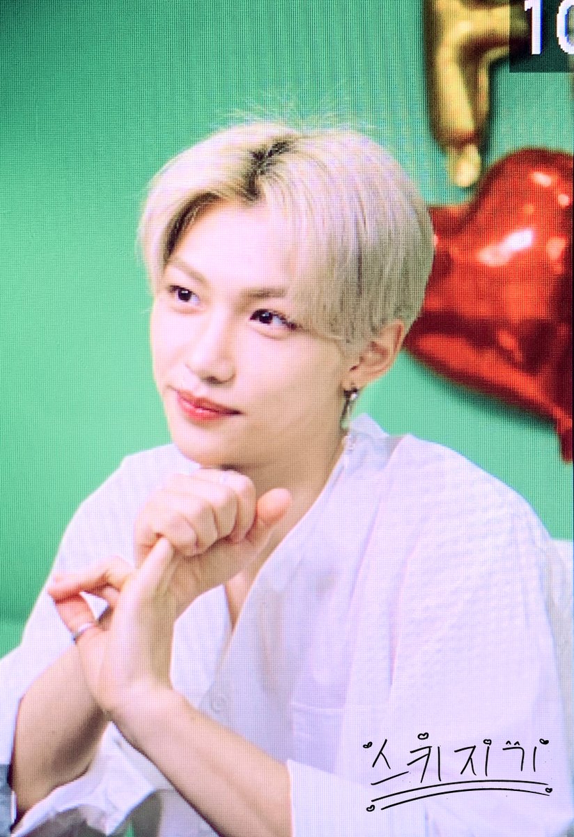 Stray_Kids's tweet photo. [스키지기]
PREVIEW 200719 #필릭스 #Felix
<GO生> VIDEO CALL EVENT

#StrayKids #스트레이키즈
#GO生 #GOLIVE
#神메뉴 #GodsMenu
#Easy
#YouMakeStrayKidsStay https://t.co/wUeWh5kNYX