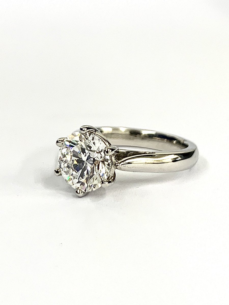 stevethegold's tweet photo. Classic fully handmade 2.13ct brilliant cut diamond. https://t.co/5aDNBeI7Bb