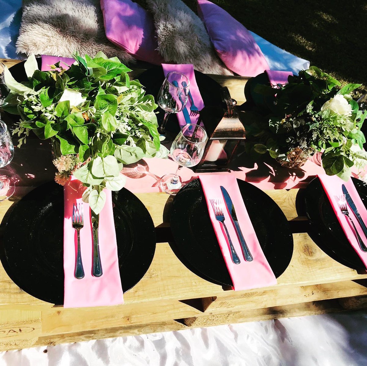 woodaffair's tweet photo. Picnics๐งบ will always be timeless ๐. #intimateseason https://t.co/wA0qHlvQPY
