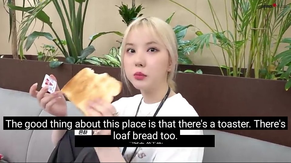 yujujk's tweet photo. Eunha first review abt bighit lmao 😂😂 https://t.co/OA4LtV9cUy