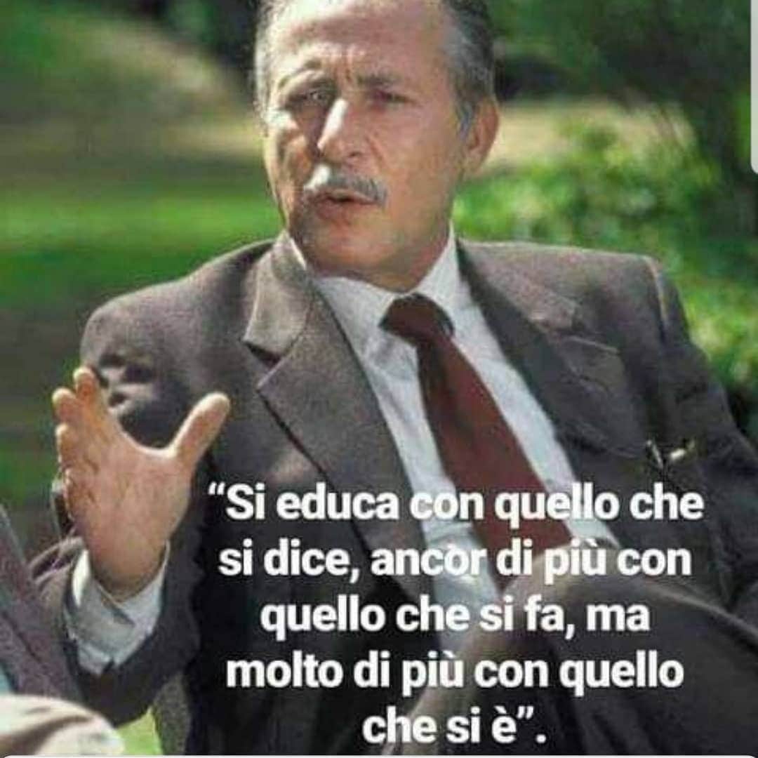 SimonaLuc's tweet photo. ❤ 19 luglio 1992 ❤ #PaoloBorsellino #Palermo #stragedamelio https://t.co/FvYgM1IPyw