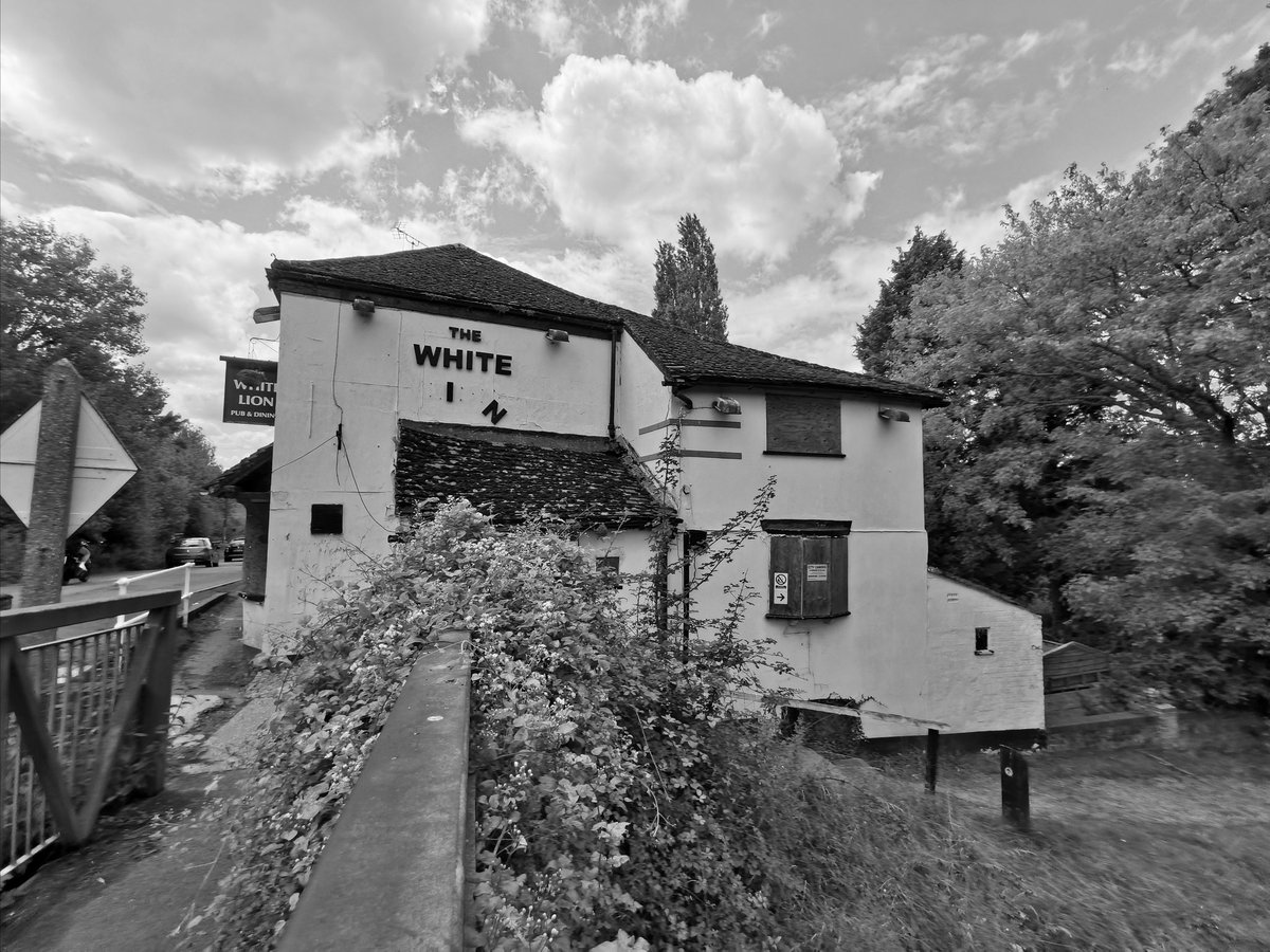 theabingdontaxi's tweet photo. #ClosedPub
The White Lion
Lock 39 on the Grand Union Canal
#Hertfordshire https://t.co/m8XMg3Nggc