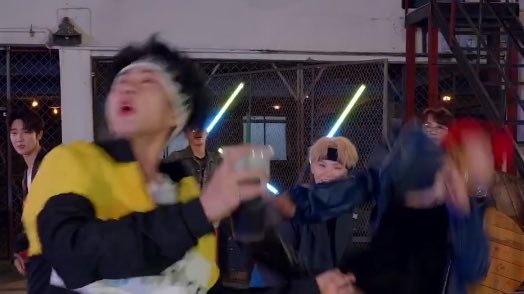 hoshisquishy's tweet photo. the only photo sequence that actually matters, love this so much 🥰💗 https://t.co/NS6v13wQFO