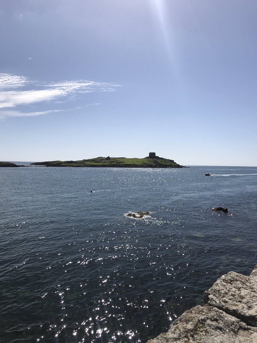 There’s no place better than Ireland on a day like today 💚 #BullockHarbour #ColiemoreHarbour #Whiterock #Vico #HawkCliff #Dalkey #Killiney #Ireland  #Summer #MakeABreakForIt