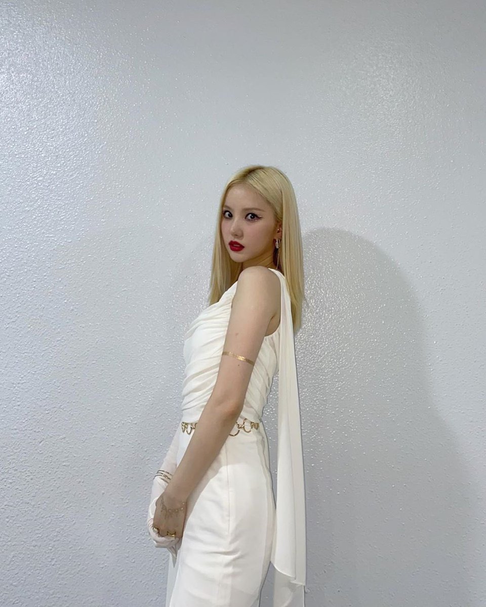 gforeunha's tweet photo. 200719; ♡ rlo.ldl instagram update https://t.co/tQX0OkDKIR