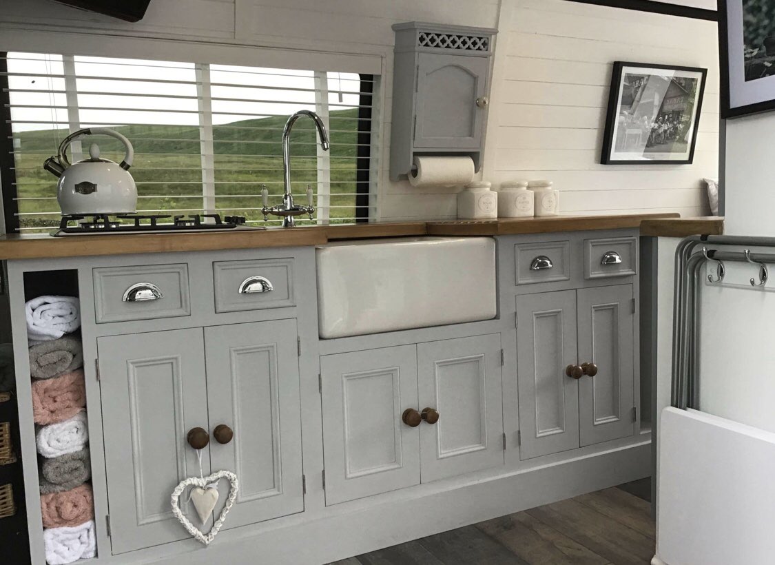 immegmchugh's tweet photo. Hold the PHONE my mum bought a van and did it up in the inside and holy shit it’s nicer than my gaf!!!!! https://t.co/UHYEqGVGVp