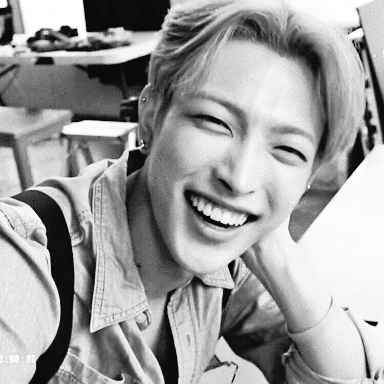 Ateez as their baby selfa thread, a very very devastating thread.