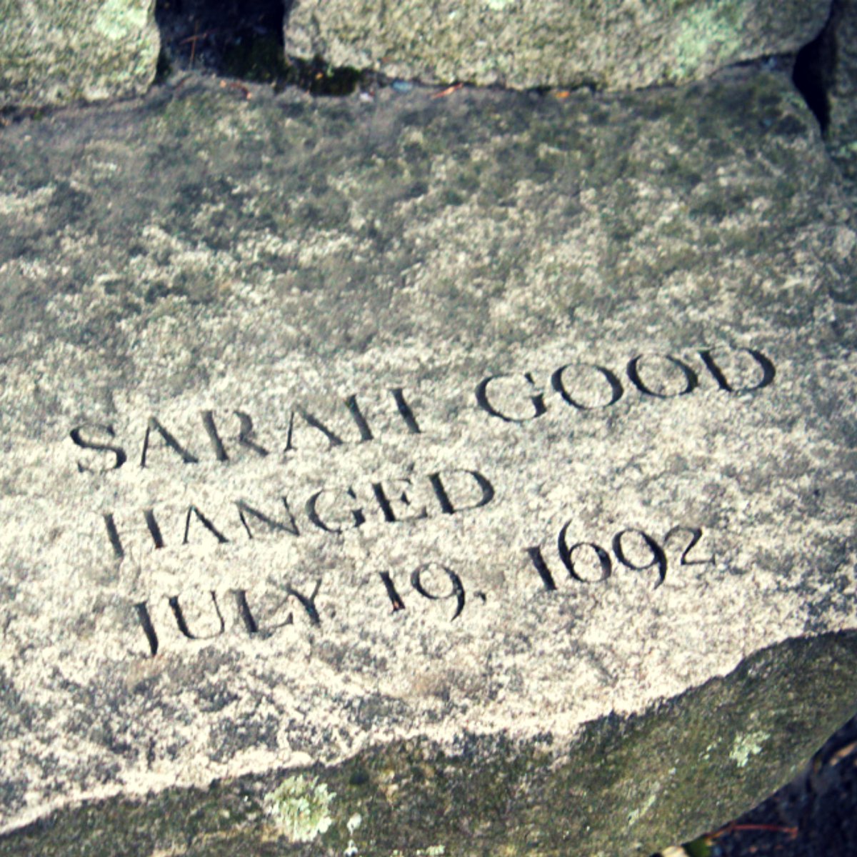 TheSpookyStuff's tweet photo. On this day, July 19, 1692, five women were executed after being convicted of witchcraft during the Salem Witch Trials.

Rebecca Nurse, Susannah Martin, Sarah Good, Elizabeth Howe, and Sarah Wildes met their end on Gallows Hill.

#salemwitchtrials #ladyghosthunter https://t.co/ByX48mMcwO