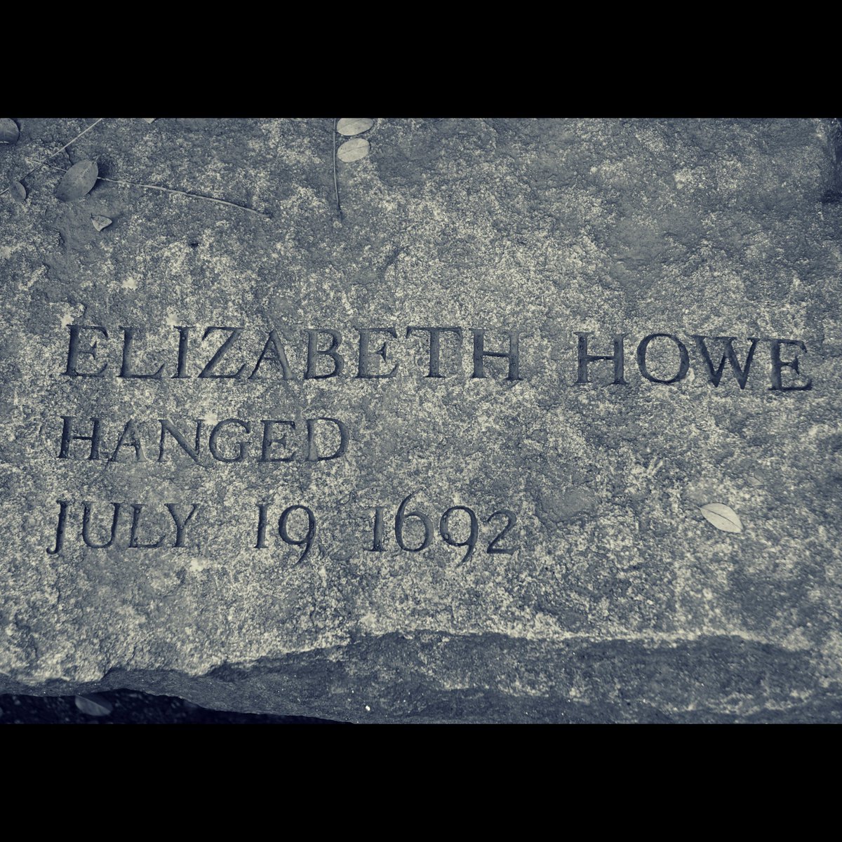 TheSpookyStuff's tweet photo. On this day, July 19, 1692, five women were executed after being convicted of witchcraft during the Salem Witch Trials.

Rebecca Nurse, Susannah Martin, Sarah Good, Elizabeth Howe, and Sarah Wildes met their end on Gallows Hill.

#salemwitchtrials #ladyghosthunter https://t.co/ByX48mMcwO