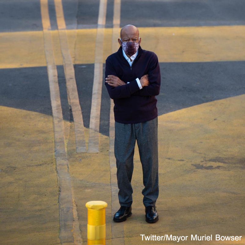 SMH at those who decry or can’t even say, “Black Lives Matter”, but tweeting #JohnLewis’ photos &amp; quotes.

The man’s whole life showed us Black lives matter, way before term was coined. 

His last public appearance, he left his damn death-bed during a pandemic to visit #BLMPlaza.