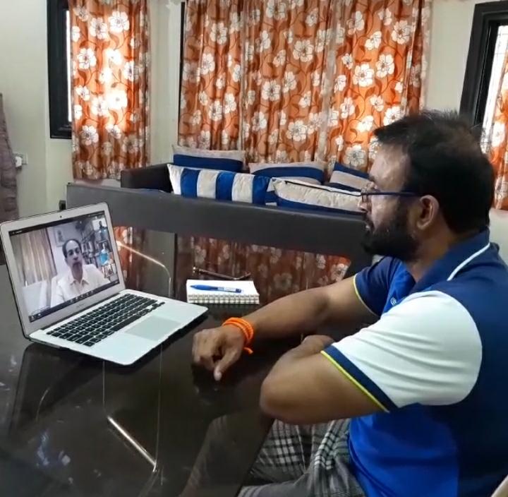 मुख्यमंत्री<a href="/OfficeofUT/">Office of Uddhav Thackeray</a> महोदयांना व्हिडिओ कॉन्फरन्सद्वारे जिल्हाआरोग्य प्रशासनाला सूचना करण्यात याव्यात की जिल्ह्यातील कोविड केअर सेंटरमध्ये व्हेंटिलेटर तसेच अतिदक्षता विभाग, सुविधा उपलब्ध करून द्याव्यात तसेच नुकसान झालेल्याशेतकऱ्यांचे विजबिल माफ करावे अशी विनंती केली.<a href="/ShivSena/">Shiv Raj</a>