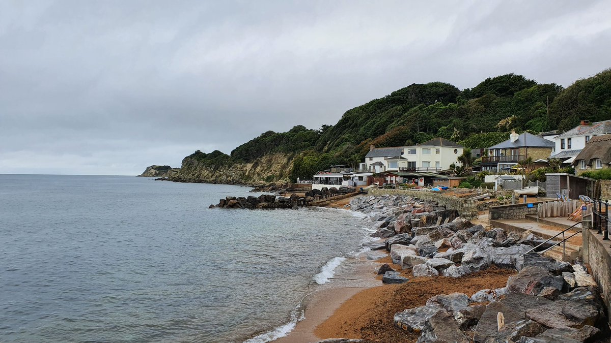 75wingnut's tweet photo. Lovely walk this morning with the kids #coffee at the beach shack - great service from the staff #iow #stephill https://t.co/J4QkS68bzr