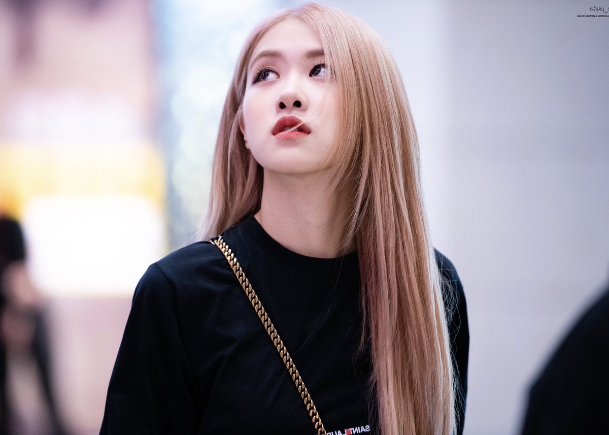 jxndeukix's tweet photo. 👉🏼 IN BETWEEN | a chaennie au

where a busy young heiress of a small noble country happen upon a quick witted student press from nyu; challenging each other’s views on life and serendipity, and possibly everything else in between. https://t.co/8YspbCEe1Y
