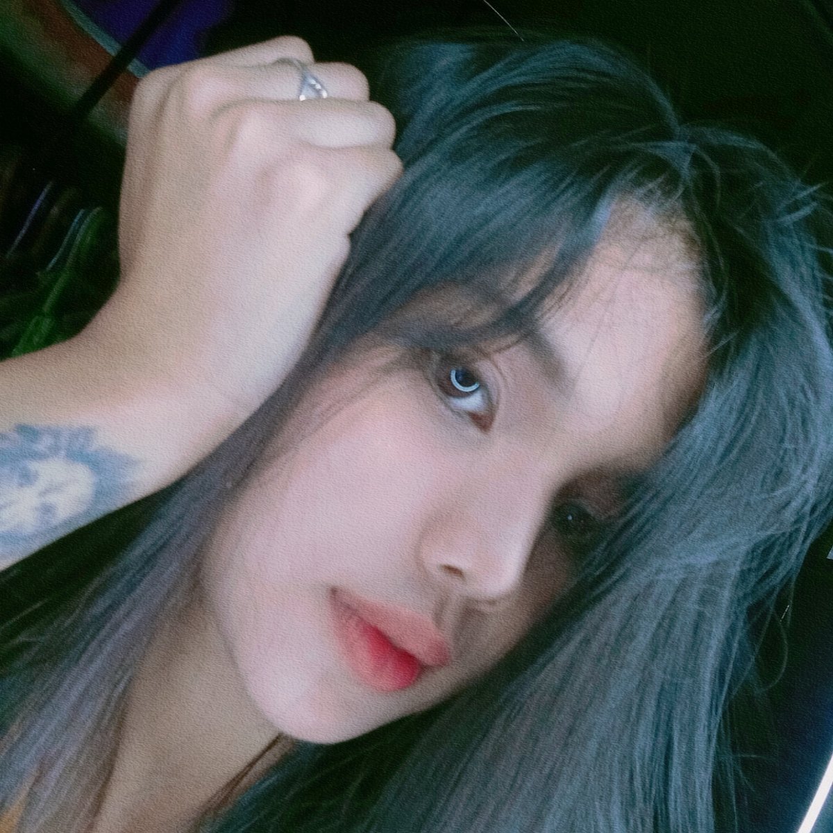 hellyahkate tweet picture
