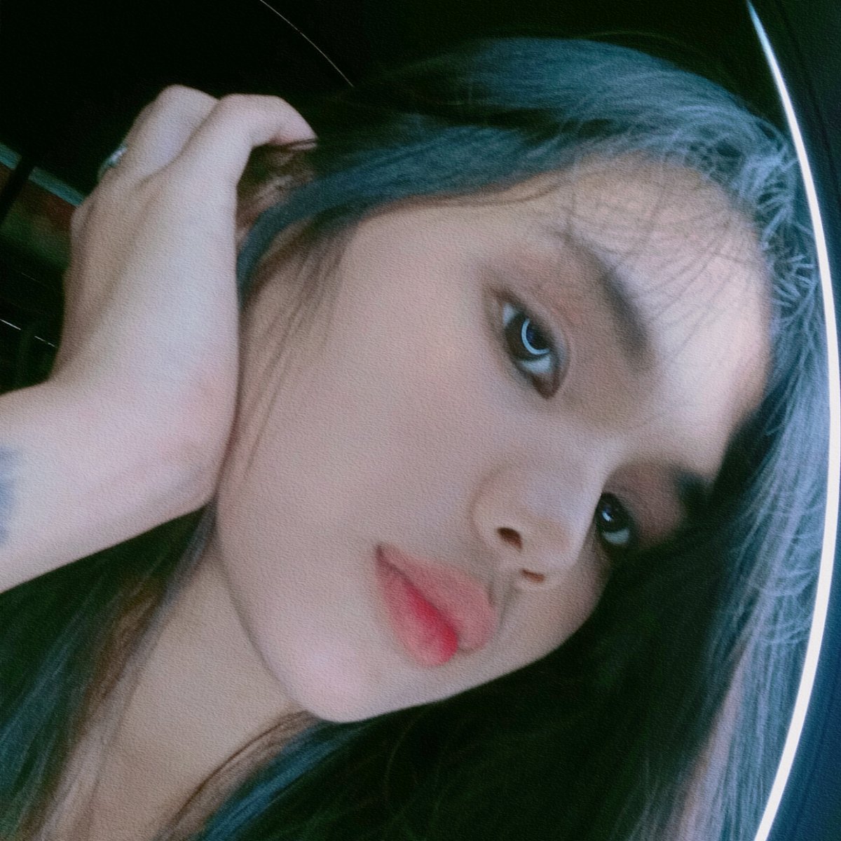 hellyahkate tweet picture