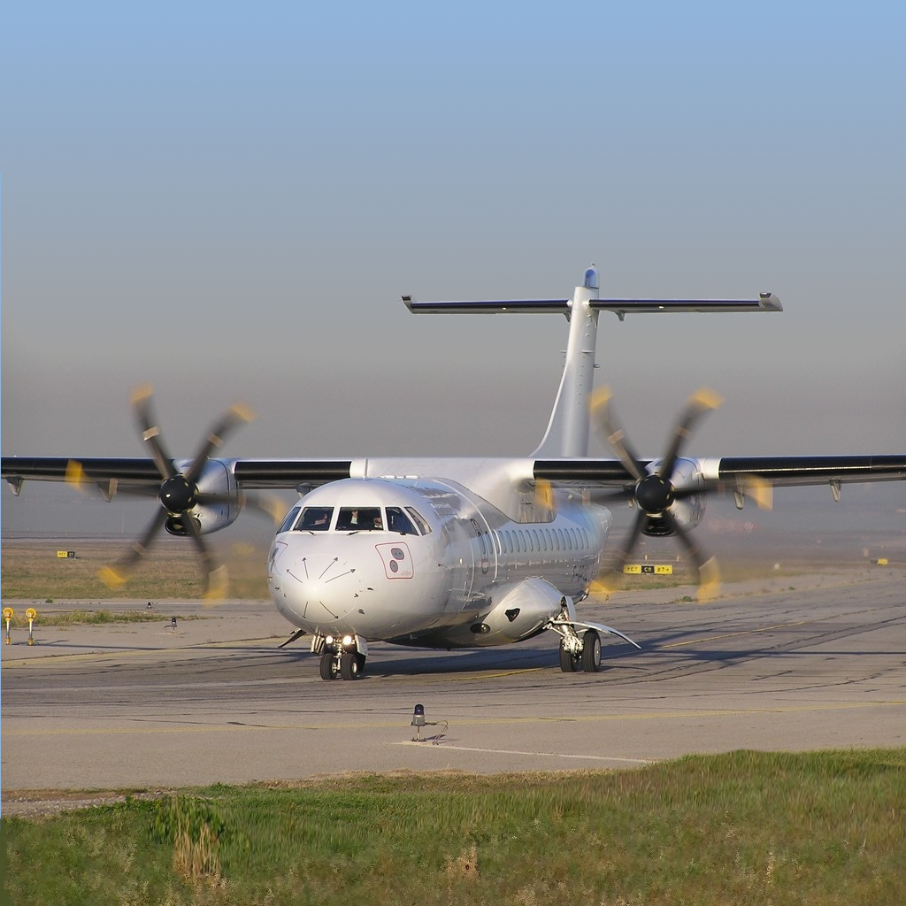 Airlinair_A5's tweet photo. @atraircraft #ATR42 #FGPYC #MRS #LFML #EnModeAvion #CrewLife #Alto #ATRintolife #avgeeks #planespotting #turboprop #aviationlovers #aviationphotography #atrlovers https://t.co/qFH1pe0qAd