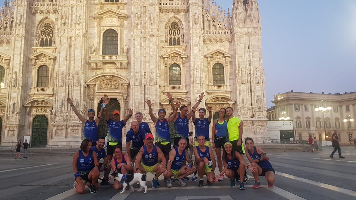 NaviglioTeam's tweet photo. Si corre anche di sabato sera...grazie ragazzi!! @amoamicidimarco #sugar #arena #runpassion #amici https://t.co/5eZYWWtepc